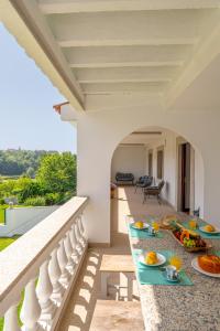 Calejo House – Pool & Sports & Grill Retreat