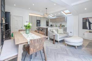 Large 3BDR Wimbledon House with Garden and Office