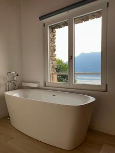Elegant Villa Vladi with Panoramic Lake Como Views