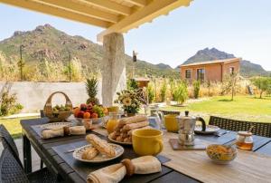 Villa Su Entu with Garden close to the beach
