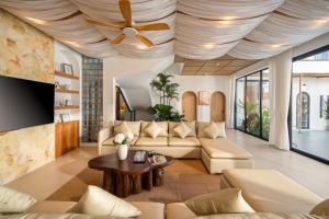 VIP 10 Bedroom Villa Facing the Sea
