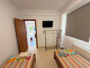 MIKELO Double Floor House