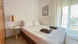 Anemos Seaside Apartment by Horizon Homes