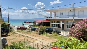 Anemos Seaside Apartment by Horizon Homes