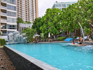 1br 23 high floor pool view close to walking street