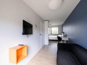 Spacious 4BR Home with Esja and Bay Views - Sleeps 8