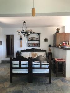 Authentic Beach House with Private Shaded Garden - 50m from Glyfa Beach