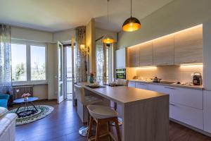 Lake View - Apartment with terrace - AC - WiFi - By Guestaly