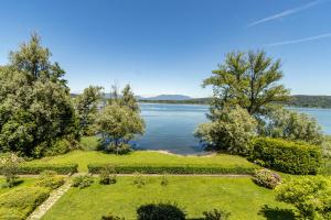 Lake View - Apartment with terrace - AC - WiFi - By Guestaly