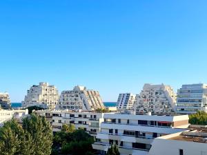 PGH N64 - Piscine, Vue mer, Parking