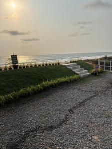 Mannath lands end beach house
