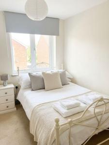 Budget 8 Bedroom Modern Apartment in Headingley