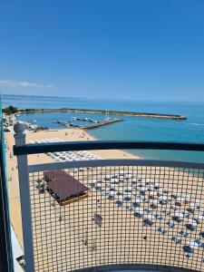 Direkt am Strand 2 Zimmer Apartment mit Panorama Meerblick