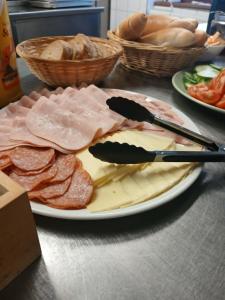 Penzion a restaurace POHODA Strážný