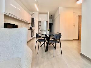 New Lower level 1BR AC Apartment near Acropolis -1
