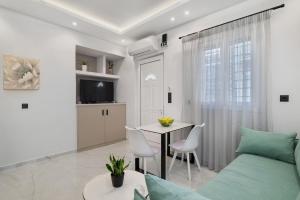 Ninemia Koum Kapi Apt