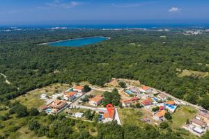 Villa Jacky 2 near Porec for 4 persons with 32 m2 private pool - pet friendly