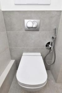 Spacious 3-room apartment with a balcony, 5 minutes to the center