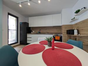 Designer Luxury Apartment 1BD by Flat Mаnager