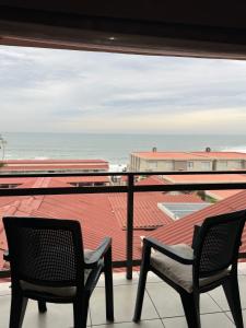 Two-bedroom Apartment with Balcony and Sea View
