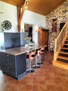 Charmante maison avec piscine privée à Siaugues-Sainte-Marie
