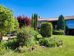Charmante maison avec piscine privée à Siaugues-Sainte-Marie
