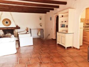 Villa Laura, fronte piscina e giardino privato