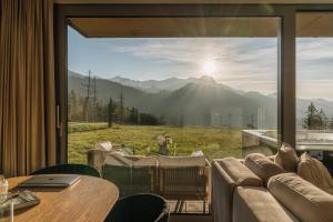 Cyrhla Mountain View with Saunarium & Heated Summer Pool by BQQK
