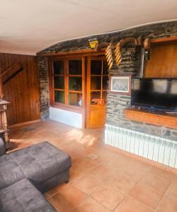 Spacious House in Canejan with Mountain View
