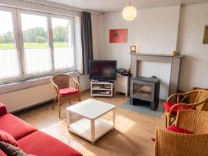 Spacious family house in Haut-Fays, 250 m² with garden