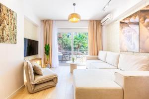 Dhermis Icon Big 1BR Apt 9