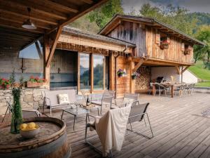 Chalet Ladroit - OVO Network