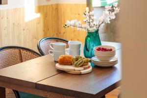 Brand New 4BR w 200yrs of history in Central Porto by LovelyStay