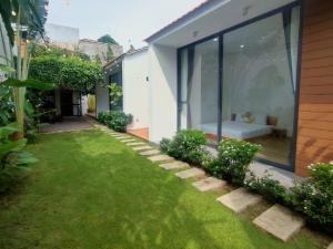 Aimee Home