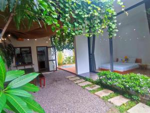 Aimee Home
