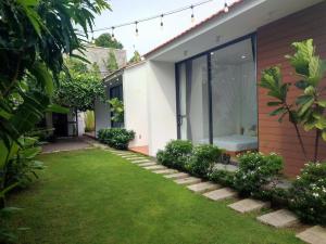 Aimee Home