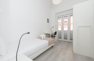HOUZE 7BR Apartment in Lisbons Lapa District