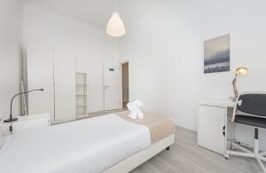 HOUZE 7BR Apartment in Lisbons Lapa District