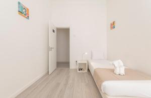 HOUZE 7BR Apartment in Lisbons Lapa District