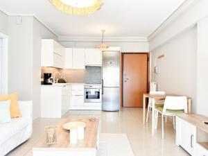 Bright Modern Retreat 1BR Alimos by the Sea