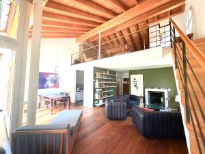 4 12 Room Maisonette Apartment with great views