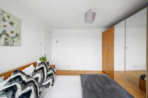 Hanger Lane & Ealing Hububb Stay