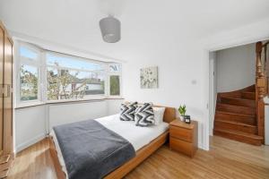 Hanger Lane & Ealing Hububb Stay