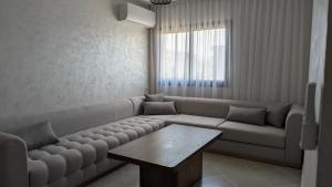 Elegance & Luxe, air-conditioned Martil suits