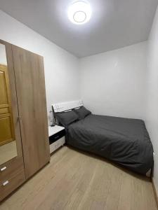 Easy access to Paris 2 bright rooms