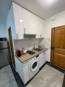 Easy access to Paris 2 bright rooms