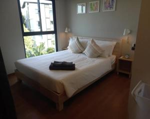 Rawai beach condo The Title V - walk to everything