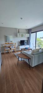 Rawai beach condo The Title V - walk to everything