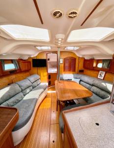 Elegant Sailboat Stay