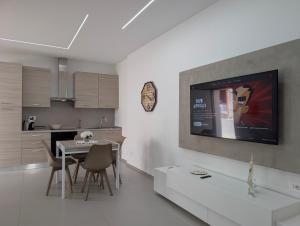 -Garden Suite-5 min dal mare Wifi AC 4 posti letto